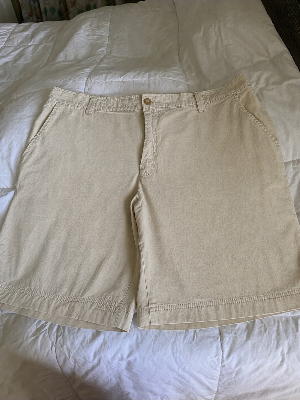 IZOD Men’s Khaki/Tan Saltwater Seaport Poplin Shorts 38W